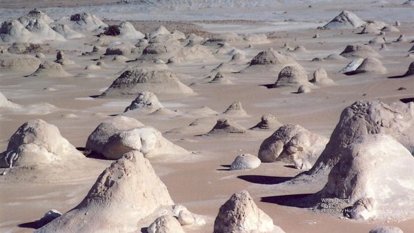 PID000130_Egypt_White-Desert_Year_Month_Chalk-Rock-Formations