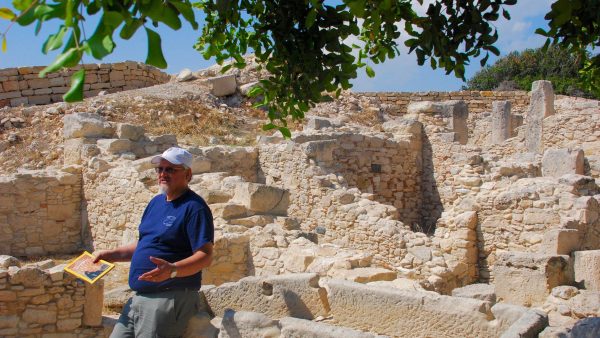 PID000184_Cyprus_Kourion_2018_06_CAARI-Trustee-Tom-Davis-at-the-Earthquake-House-2