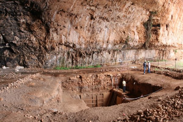 pid000190_Libya_HauaFteah_2012_05_Excavation