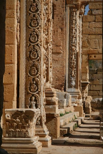 pid000192_Libya_Leptis-Magna_2011_01_Severan-Basilica-Columns