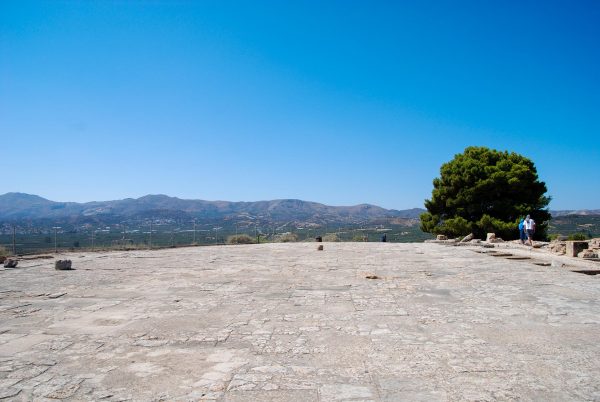 pid000241_Greece_Crete_Phaistos_2018_07_Central-Court