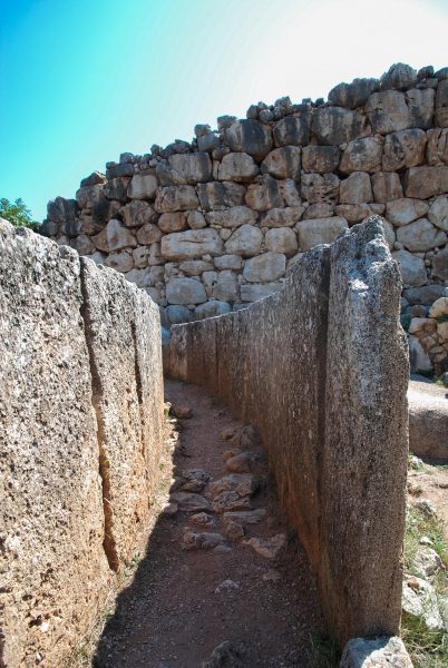 pid000254_Greece_Mycenae_2018_07_Walls-of-Grave-Circle-A