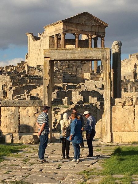 pid000268_Tunisia_Dougga_2019_10_Gate-Dar-Lacheb-Capitol-in-background