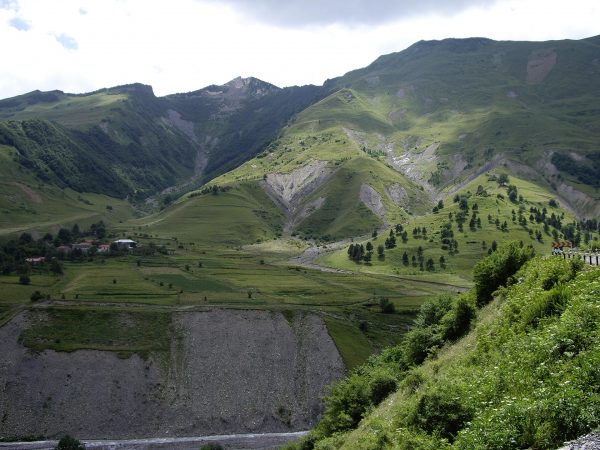 pid000363_Georgia_Kazbegi_2007_08_View-of-Greater-Caucasus