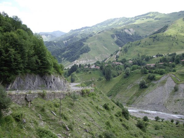 pid000364_Georgia_Kazbegi_2007_08_View-of-Greater-Caucasus-02