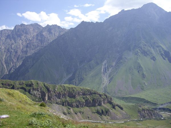 pid000366_Georgia_Kazbegi_2007_08_View-of-Greater-Caucasus-04