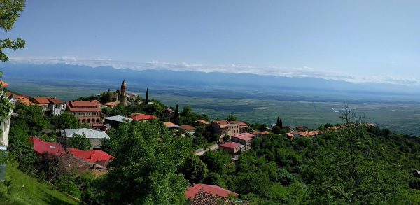 pid000368_Georgia_Signagi_2017_08_View-of-Greater-Caucasus