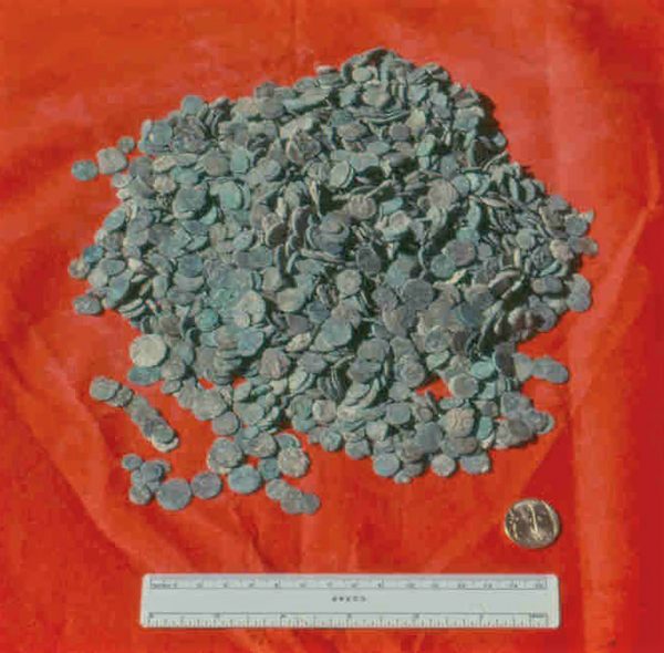 pid000503_Gush-Ḥalav_Israel_1977_07_Coin-Hoard