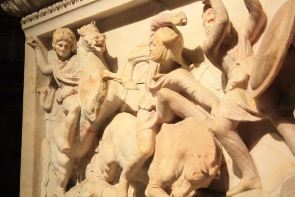 pid000526_Sidon_Lebanon_2012_06_Battle-Details-of-Alexander-Sarcophagus