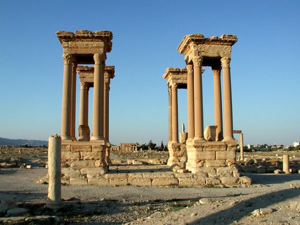 pid000570_Palmyra_Syria_2001_08_Tetrapylon