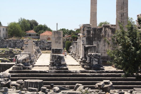 pid000588_Turkey_Didyma_06_2012_Apollo-Temple-Main-Stairs