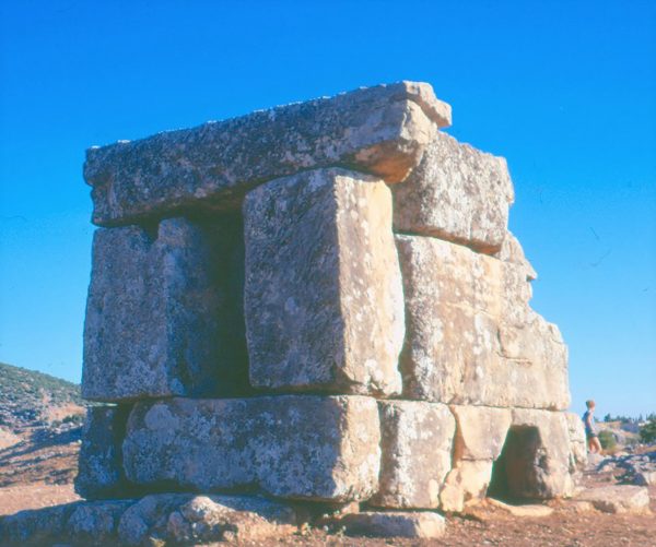 pid000591_Khirbet-Shema_Israel_1970_Tomb-Monument