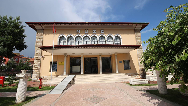 Yalvaç-Museum-Front