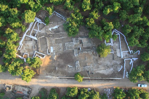 pid000689_Israel_Tel-Kabri_2013_Aerial-View-of-MB-Palace