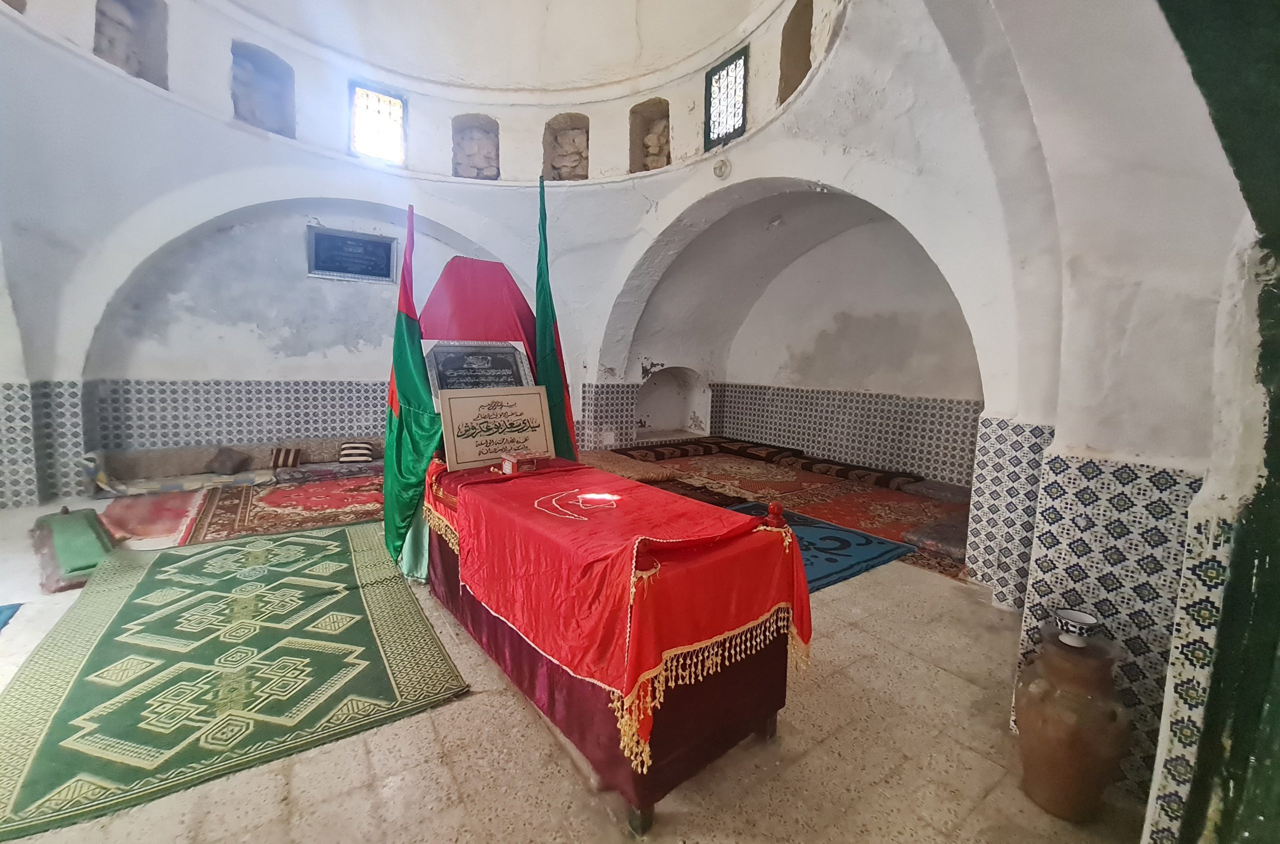 Fig. 8. The tomb of Sidi Saâd Bouakrouche, one of the Black Saints revered in Tunisia (Photo Saoussen Nighaoui).