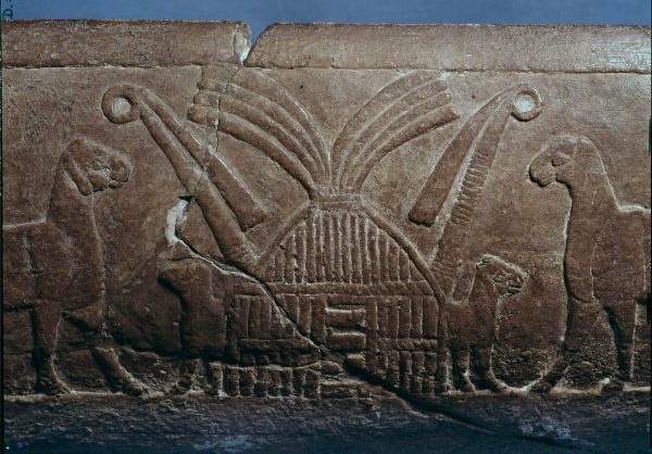 Relief of a cattle byre with standards attached to either side, on “The Uruk Trough”, ca. 3300 – 3000 BCE. British Museum 120000 (©Trustees of the British Museum).
