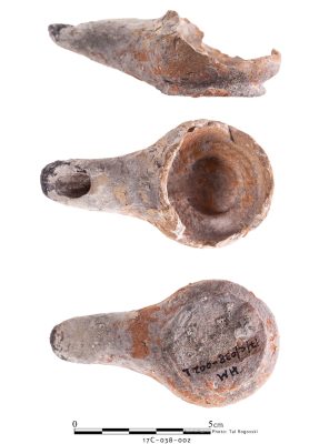 Figure 4: Hellenistic-period clay oil lamp from Area C (Photo: T. Rogovski)