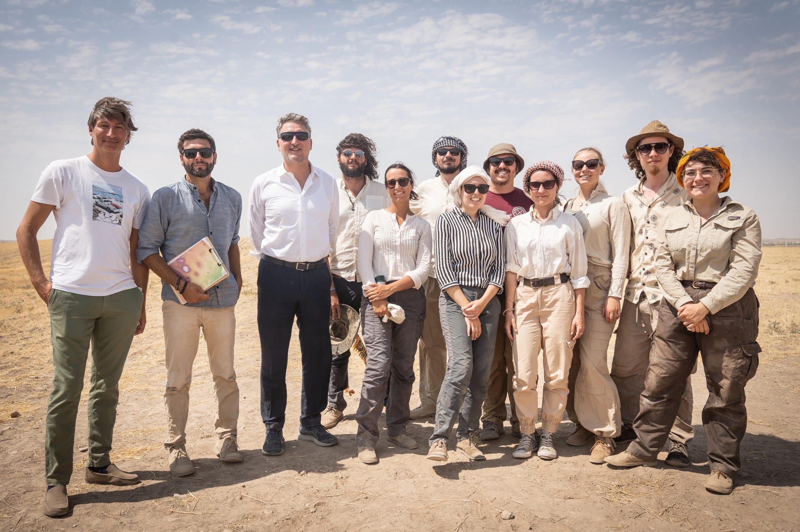 Fig.5. The Gird-I Matrab 2023 team with the Italian Consul at the site (©Federico Dalla Battista).