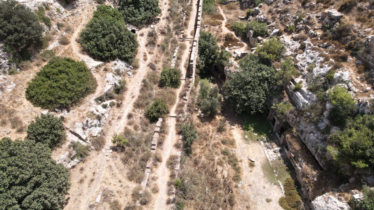 Stepped portico in valley street before flooding. (DOA/ASOR)