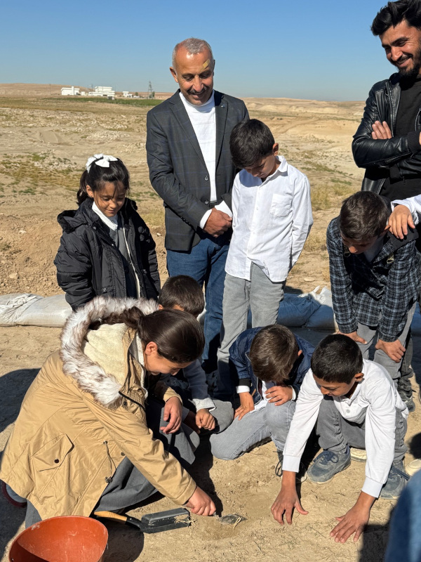 Little archaeologists at work… in their home